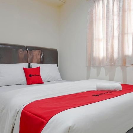 Reddoorz @ Jalan Biak Roxy Jakarta Buitenkant foto