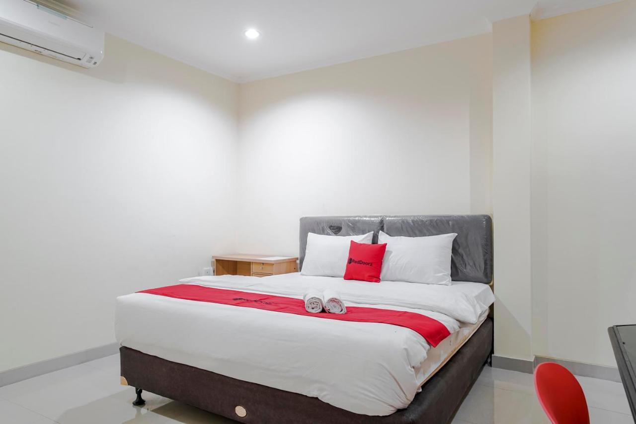 Reddoorz @ Jalan Biak Roxy Jakarta Buitenkant foto