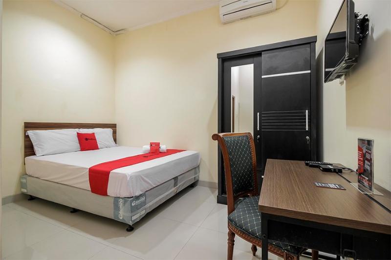 Reddoorz @ Jalan Biak Roxy Jakarta Buitenkant foto